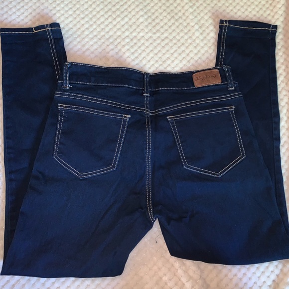 Skinny Jeans - Picture 2 of 3